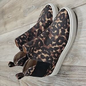 Steve Madden Size 6 Leopard Print Crushin High Top Slip-On Wedge Sneaker